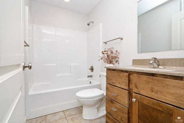 2617 Donna’s Way, Manhattan, KS 66502