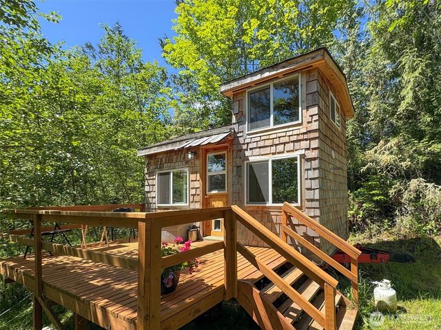 663 Glass Road, Port Angeles, WA 98362
