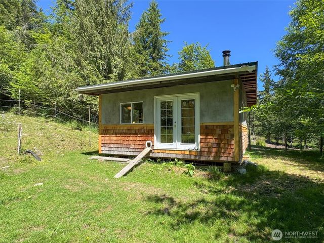 663 Glass Road, Port Angeles, WA 98362