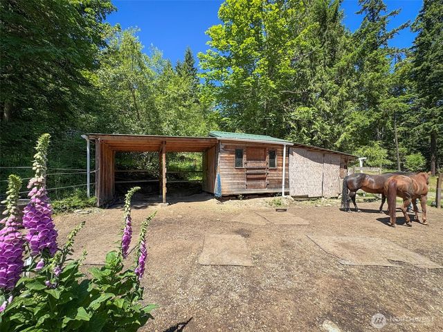 663 Glass Road, Port Angeles, WA 98362