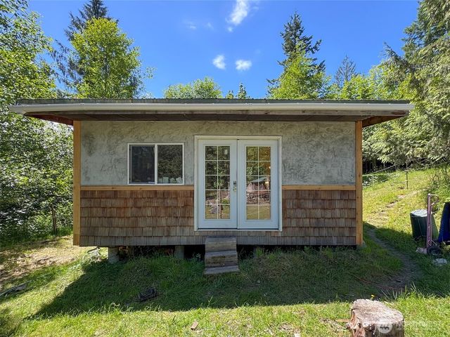 663 Glass Road, Port Angeles, WA 98362
