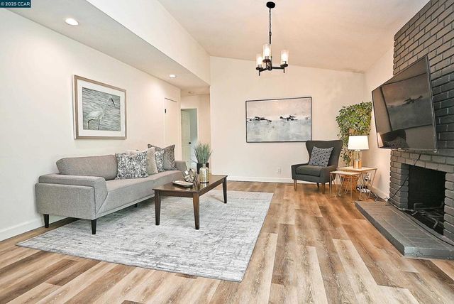 5516 Langford Ct, Concord, CA 94521
