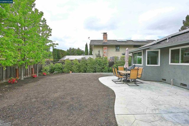 5516 Langford Ct, Concord, CA 94521