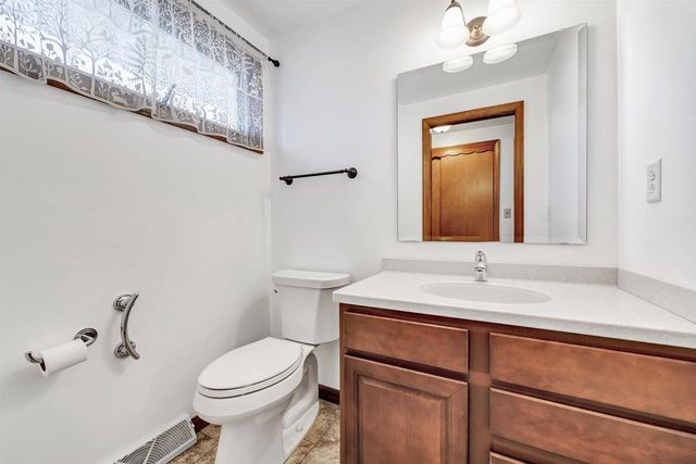 1082 KENWOOD STREET, Green Bay, WI 54304