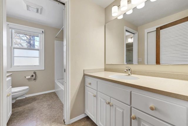 1082 KENWOOD STREET, Green Bay, WI 54304
