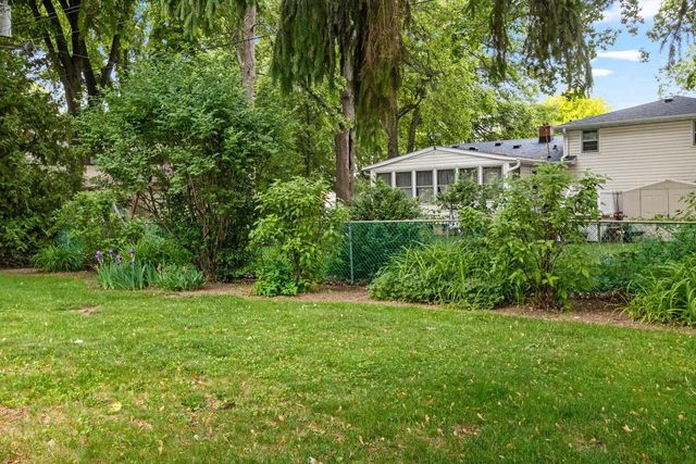 1082 KENWOOD STREET, Green Bay, WI 54304