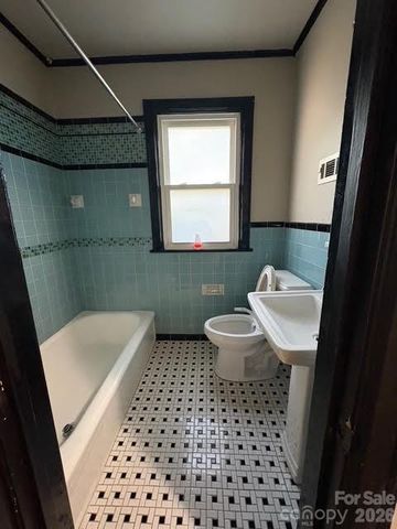 2437 Greenland Avenue, Charlotte, NC 28208