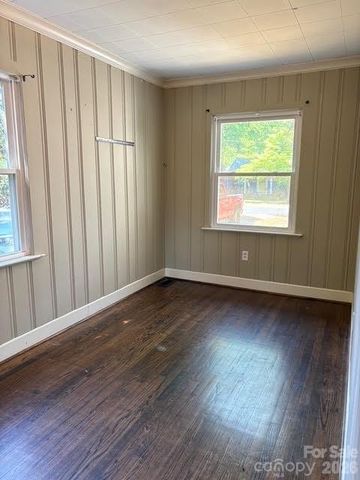 2437 Greenland Avenue, Charlotte, NC 28208