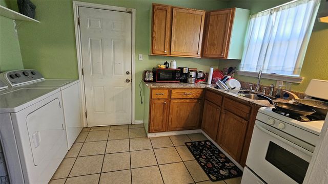 2835 Aster Street, Dallas, TX 75211