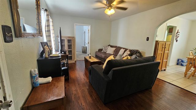 2835 Aster Street, Dallas, TX 75211