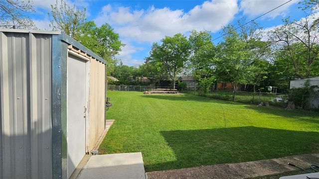 2835 Aster Street, Dallas, TX 75211