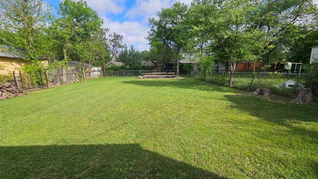 2835 Aster Street, Dallas, TX 75211