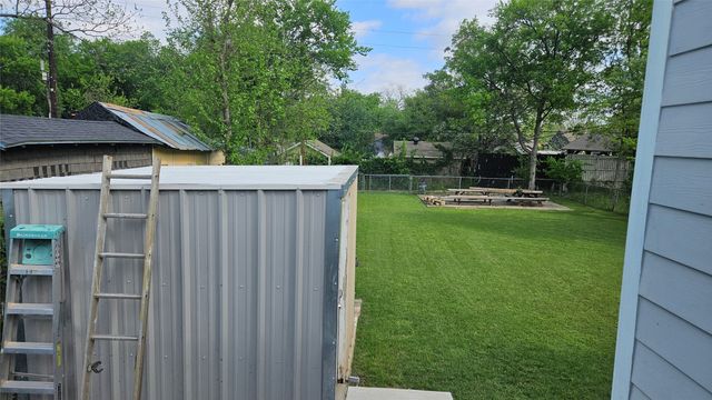 2835 Aster Street, Dallas, TX 75211