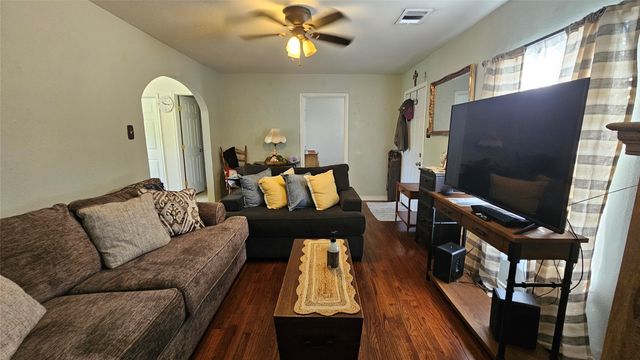 2835 Aster Street, Dallas, TX 75211