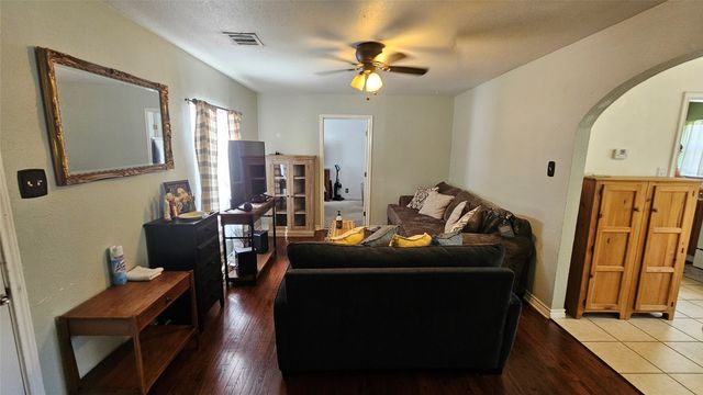 2835 Aster Street, Dallas, TX 75211