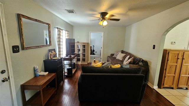 2835 Aster Street, Dallas, TX 75211