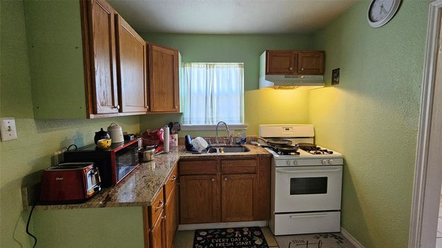 2835 Aster Street, Dallas, TX 75211