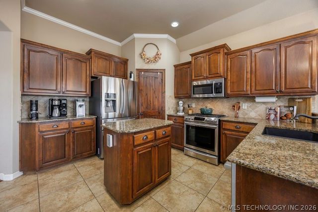 5907 Woodland Road, Bartlesville, OK 74006