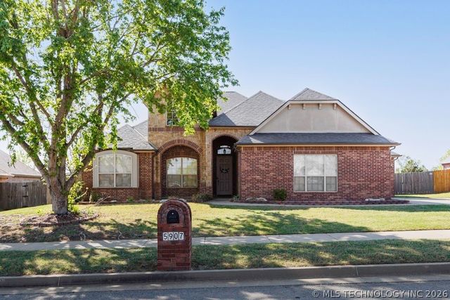 5907 Woodland Road, Bartlesville, OK 74006