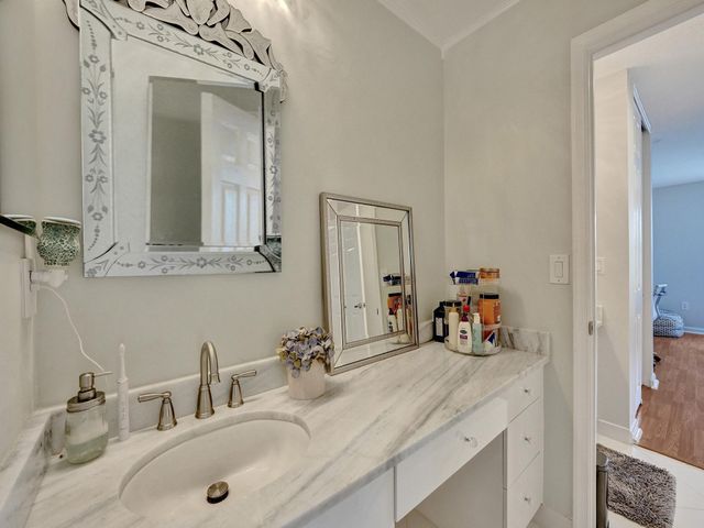 2111 RESTON Circle, Royal Palm Beach, FL 33411