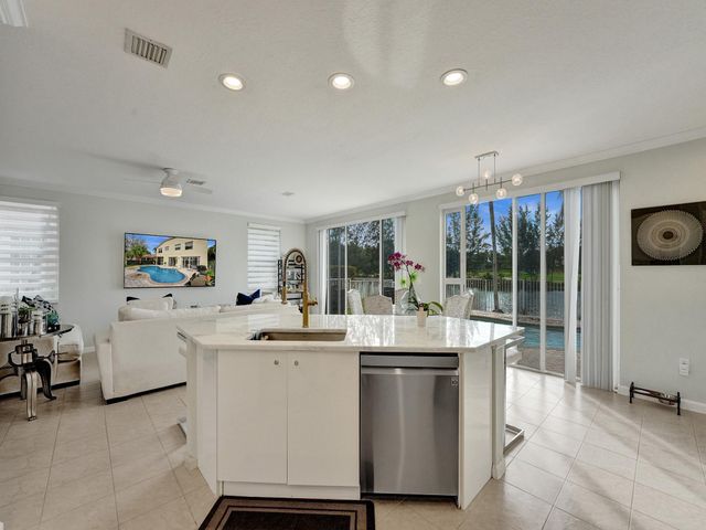 2111 RESTON Circle, Royal Palm Beach, FL 33411