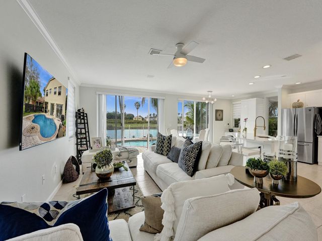 2111 RESTON Circle, Royal Palm Beach, FL 33411