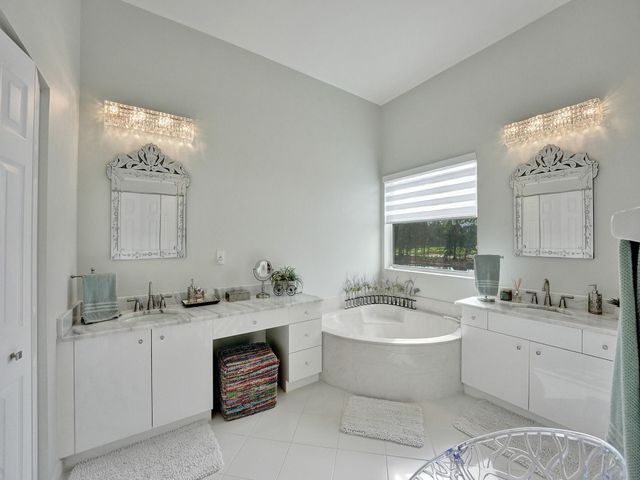 2111 RESTON Circle, Royal Palm Beach, FL 33411