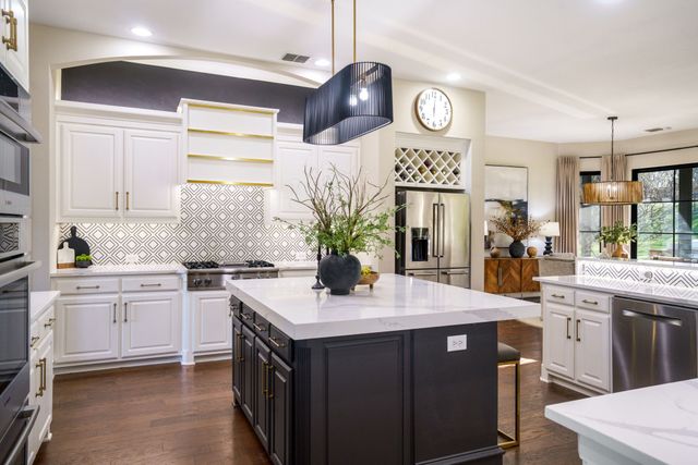 106 W Carruth Lane, Double Oak, TX 75077