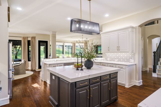 106 W Carruth Lane, Double Oak, TX 75077