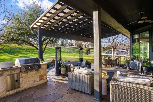 106 W Carruth Lane, Double Oak, TX 75077