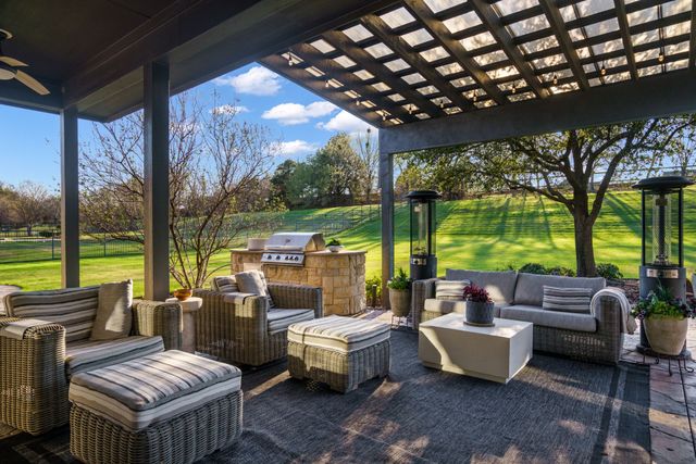 106 W Carruth Lane, Double Oak, TX 75077