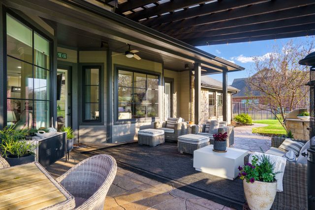 106 W Carruth Lane, Double Oak, TX 75077