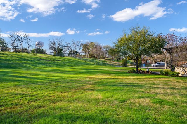 106 W Carruth Lane, Double Oak, TX 75077