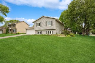 7817 W 103rd Street, Bloomington, MN 55438