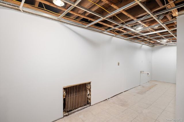 12 Westbury Avenue, Plainview, NY 11803