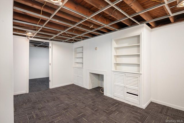 12 Westbury Avenue, Plainview, NY 11803