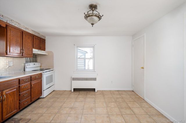 12 Westbury Avenue, Plainview, NY 11803