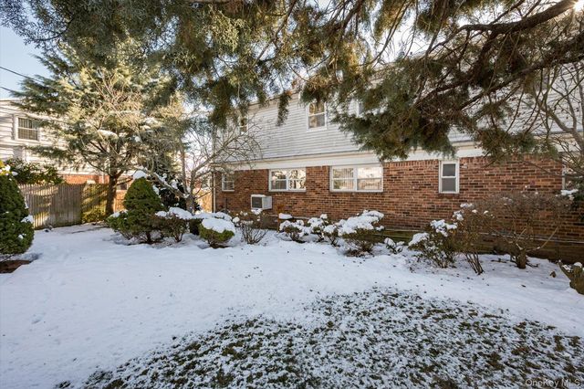 12 Westbury Avenue, Plainview, NY 11803