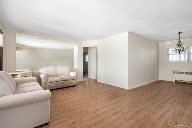 12 Westbury Avenue, Plainview, NY 11803