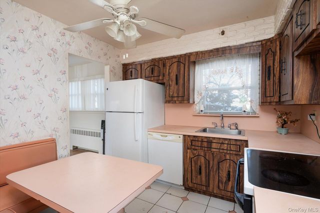 12 Westbury Avenue, Plainview, NY 11803