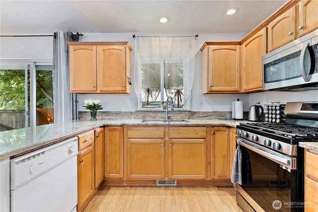 4828 College Lane SE, Lacey, WA 98503