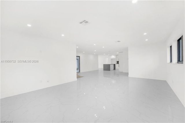 4943 Pelican Blvd, Cape Coral, FL 33914