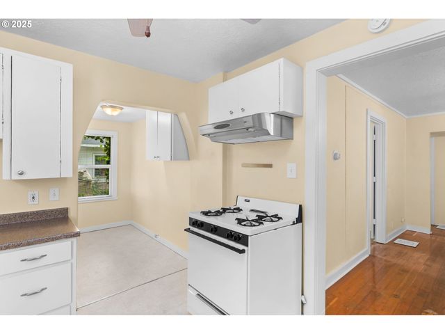 3236 Se YAMHILL St, Portland, OR 97214