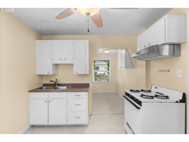 3236 Se YAMHILL St, Portland, OR 97214