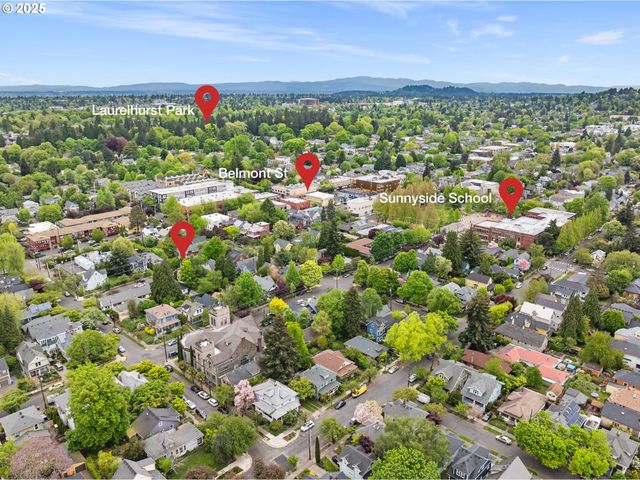 3236 Se YAMHILL St, Portland, OR 97214