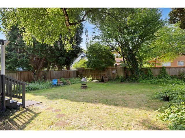 3236 Se YAMHILL St, Portland, OR 97214