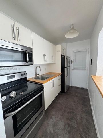 7904 West Dr 101, North Bay Village, FL 33141