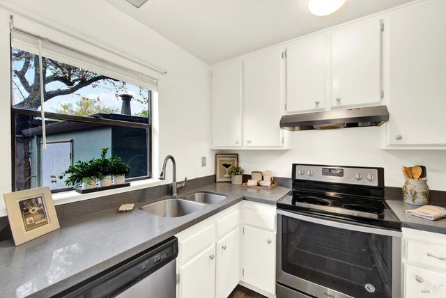 3495 Valle Verde Dr, Napa, CA 94558