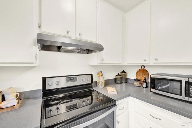 3495 Valle Verde Dr, Napa, CA 94558