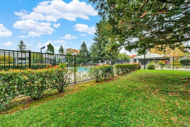 3495 Valle Verde Dr, Napa, CA 94558